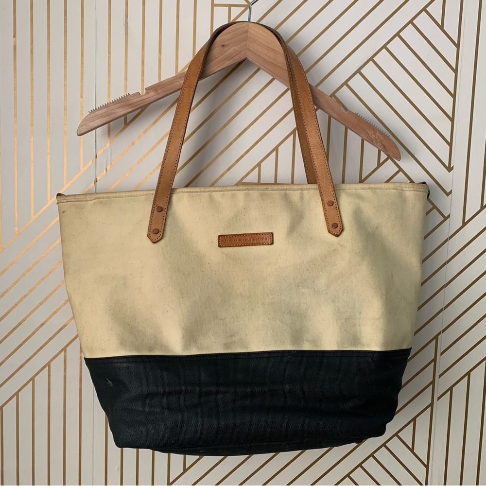 🍀 3/$30 Petunia Pickle Bottom Diaper Tote two toned - Picture 9 of 11